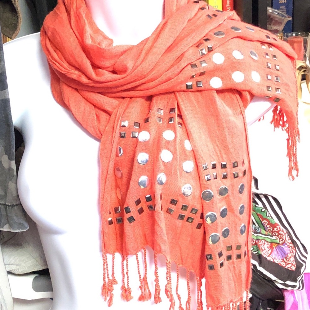 💜💜SALE 3/$15💜💜CORAL SCARF W/Silver button-like accents. NWOT